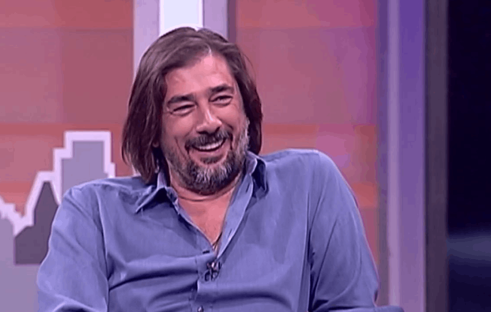VOJIN ĆETKOVIĆ GRLI POZNATU PEVAČICU: Šta će mu SLOBODA reći? (VIDEO) 